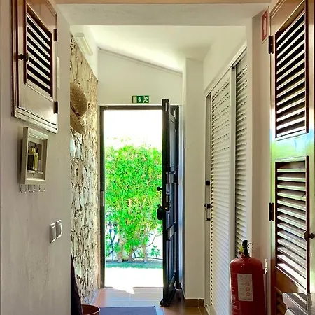 Villa Lotus 2, *