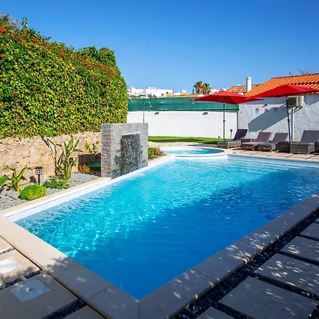 Villa Lotus 2, *