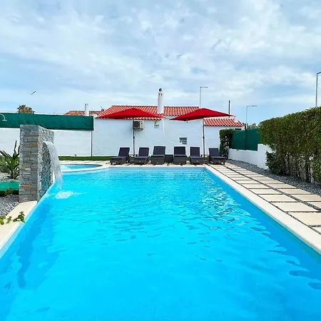 Villa Lotus 2, *