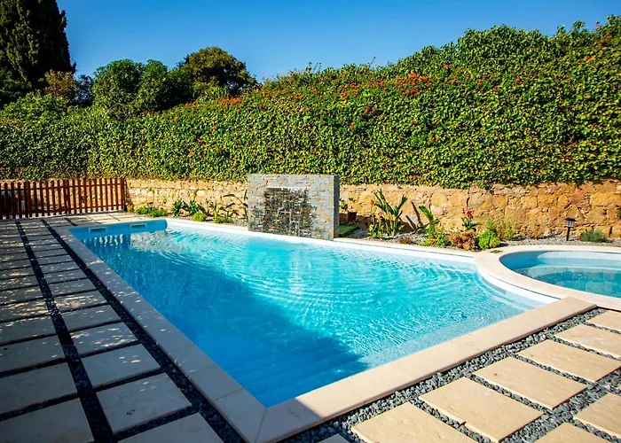 Lotus 2, 빌라 알부페이라