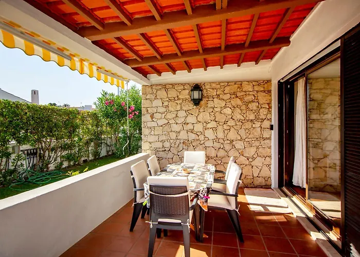 빌라 Lotus 2, 알부페이라