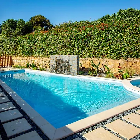 Lotus 2, Villa Albufeira